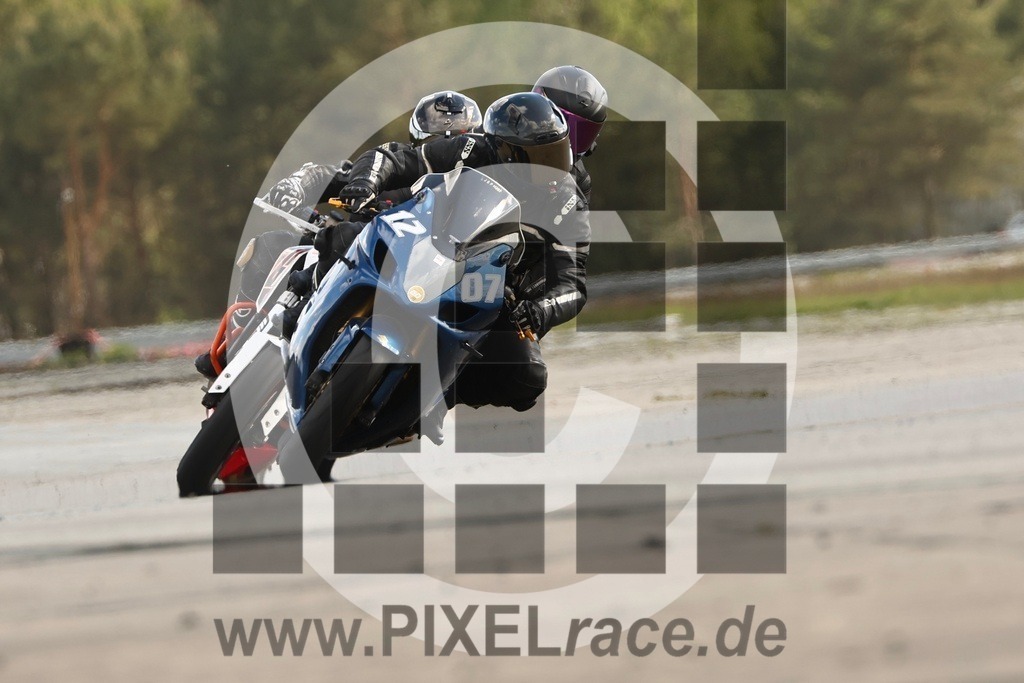 1207-20260516_12686 | Schöne Erinnerungen an spannende Momente - das festzuhalten ist unser Job. PIXELrace.de ist seit 2003 auf den Rennstrecken Europas unterwegs um die Action draußen beim Fahren und die wunderbare Stimmung imm Fahrerlager für euch einzufangen.