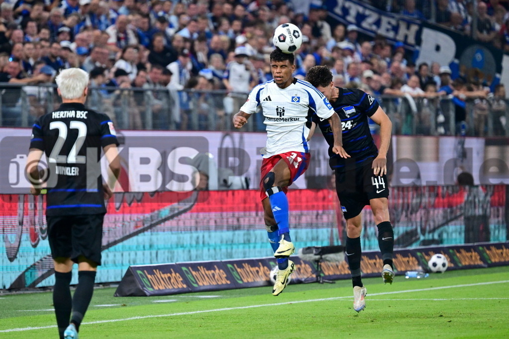 KBS Picture_HSV-HerthaBSC_064 | v.l. Koenigsdoerffer Ransford-Yeboah (HSV) , Gechter Linus (Hertha BSC) ,Sportplatz :  Volksparkstadion, - Realisiert mit Pictrs.com