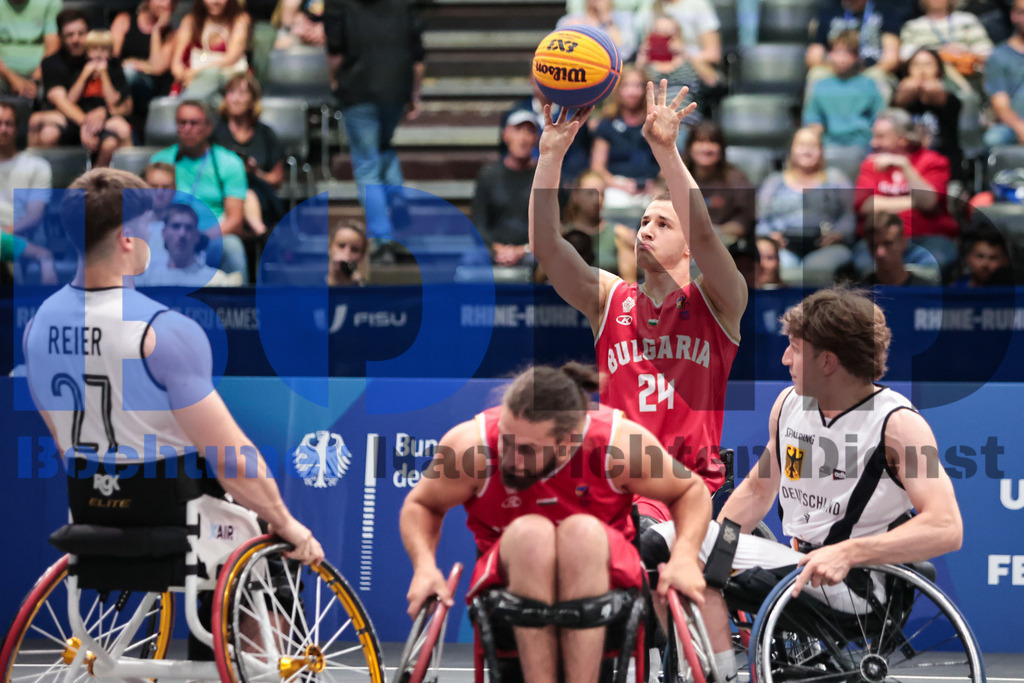 SES_TTG3X320250717-200 | bond - Realisiert mit Pictrs.com