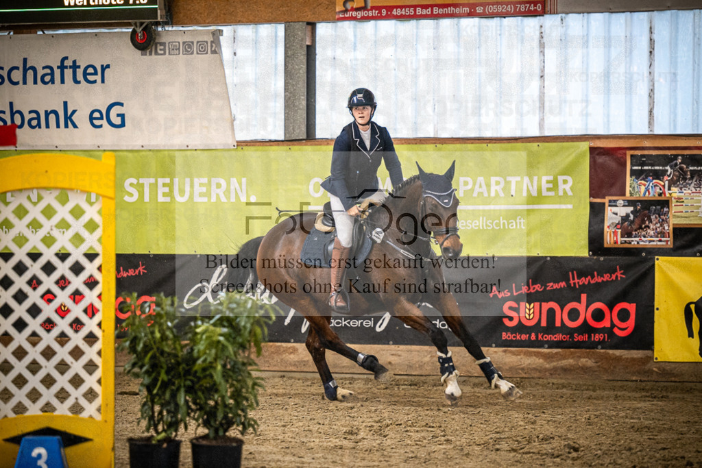 DOS_2230 | Entdecke hochwertige Reitturnierfotos von Foto Oger. Professionell, emotional und authentisch – jetzt Lieblingsmomente im Shop bestellen.Deutschlandweite Turnierfotografie. - Realisiert mit Pictrs.com