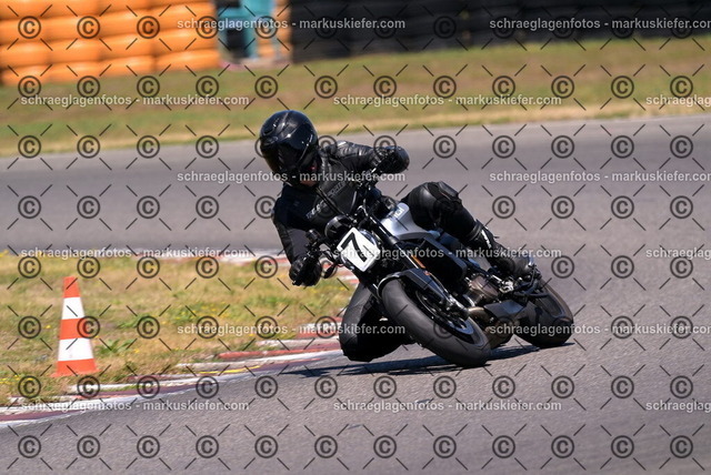 26bt04-1488 | markuskiefer.com - Realisiert mit Pictrs.com