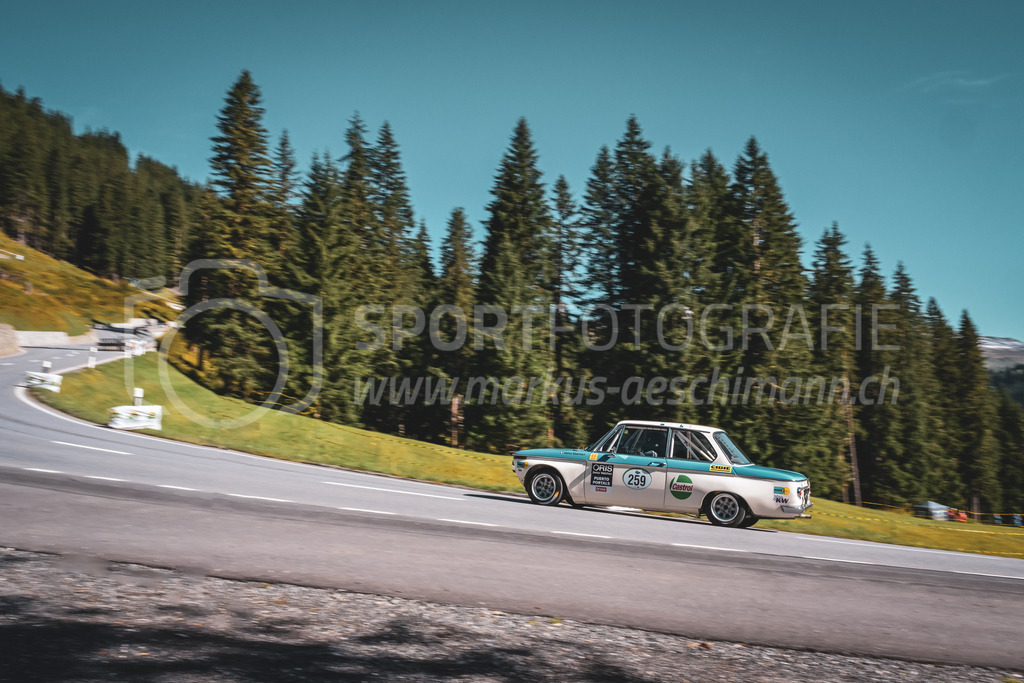 21. Arosa ClassicCar 2025 - 6. =September= 2025 | Heinz Eberhart aus Arogno (SUI) in einem BMW 2002 ti aus dem Jahre 1972 mit Startnummer 259 am Arosa ClassicCar 2025 in der Kategorie Classic Trophy..@arosaclassiccar, @arosa.official, #arosaclassiccar, #arosa, #76curves, #classiccarBild: Sportfotografie Markus Aeschimann | www.markus-aeschimann.ch - Realisiert mit Pictrs.com