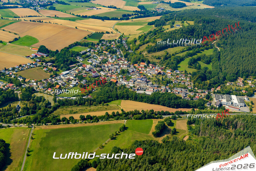 Luftbild Vs Google Maps  Gestungshausen  Sonnefeld -Das Luftbild wurde 2025 vom UL-Flugzeug heraus erstellt ( keine Drohnenluftbilder ) - Hochauflösende Luftaufnahme -Nicht vergleichbar mit Google Maps oder Satelittenbilder- Die Geschenkidee !Mit Lizenz und Bildrechte bestellbar
