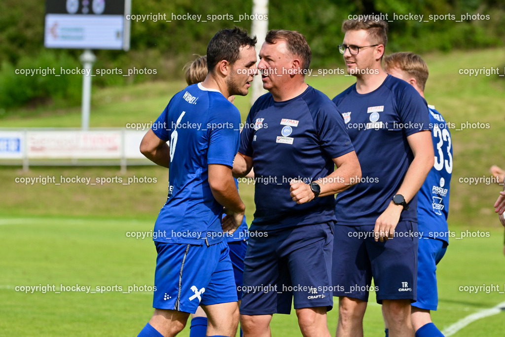ASKÖ Köttmannsdorf vs. Union Matrei | #6 Jonas Wibmer UNION Matrei, Headcoach UNION Matrei Christoph Bernsteiner, Jubel Union Matrei Mannschaft, Harald Panzl, ASKÖ Köttmannsdorf vs. Union Matrei, ASKÖ Köttmannsdorf vs. Union Matrei am 13.09.2025 in Köttmannsdorf (Sportplatz Köttmannsdorf), Austria, (Photo by Bernd Stefan)
