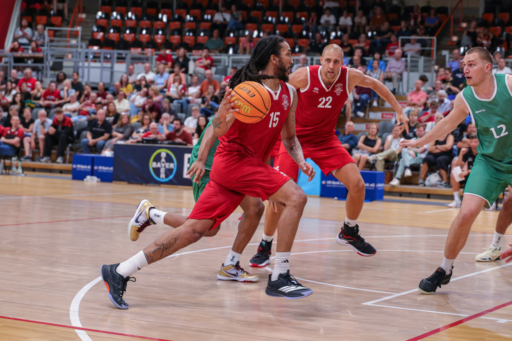 BAYER GIANTS vs VET-CONCEPT Gladiators Trier Test-122 | Fotos von Basketballspielen aus dem Raum NRW fotografiert von Gero Mueller-Laschet und Daniel Schaefer - Realisiert mit Pictrs.com