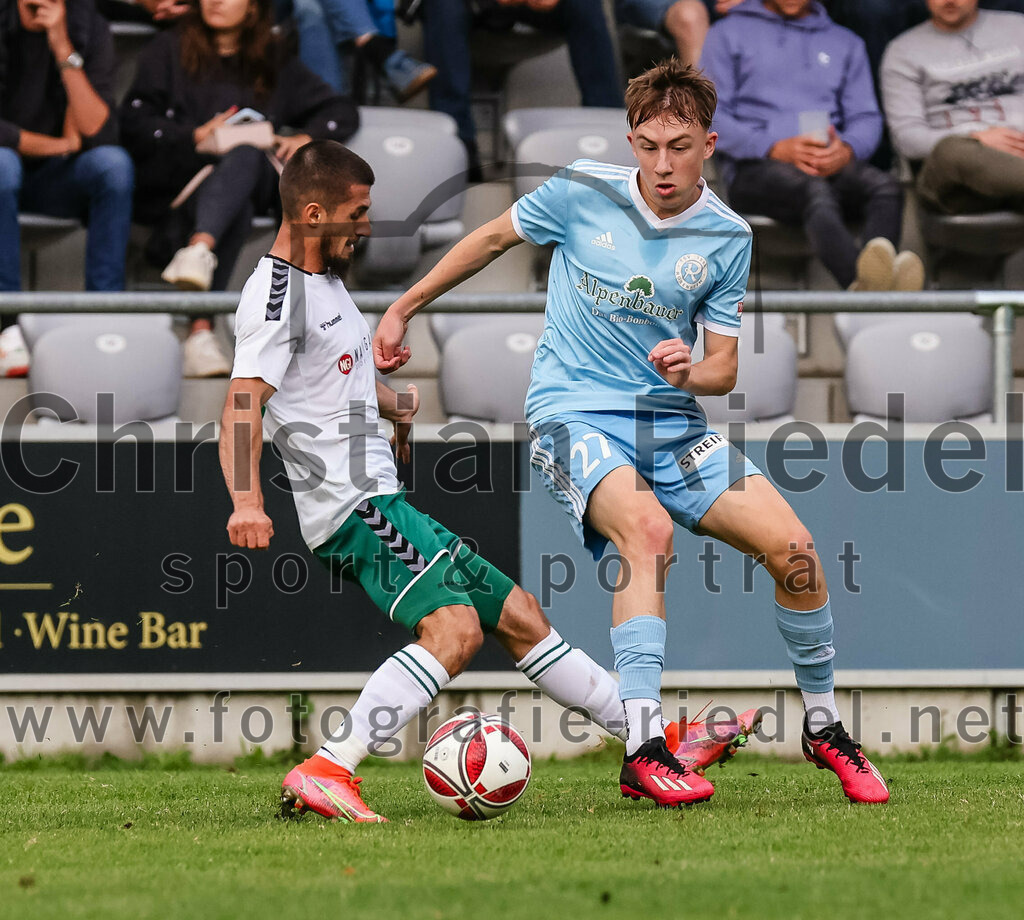 2023-07-28_059_FC_Schwaig_gegen_TSV_1860_Rosenheim | Oberding, Deutschland, 28.07.2023:
Fußball, Landesliga Südost 2023 / 2024, 3. Spieltag, FC Schwaig gegen TSV 1860 Rosenheim, Endergebnis: 1:1

Mirza Idrizovic (FC Schwaig, #25), Liam Markulin (TSV 1860 Rosenheim, #27)

Foto: Christian Riedel / fotografie-riedel.net