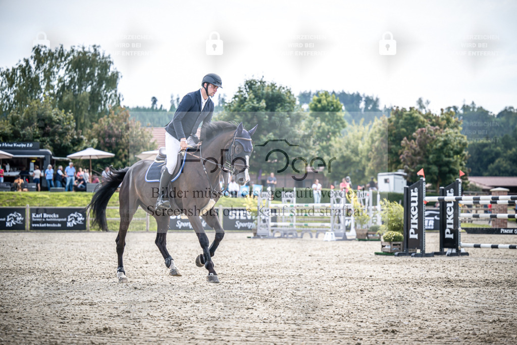 DOS_1780 | Entdecke hochwertige Reitturnierfotos von Foto Oger. Professionell, emotional und authentisch – jetzt Lieblingsmomente im Shop bestellen. - Realisiert mit Pictrs.com