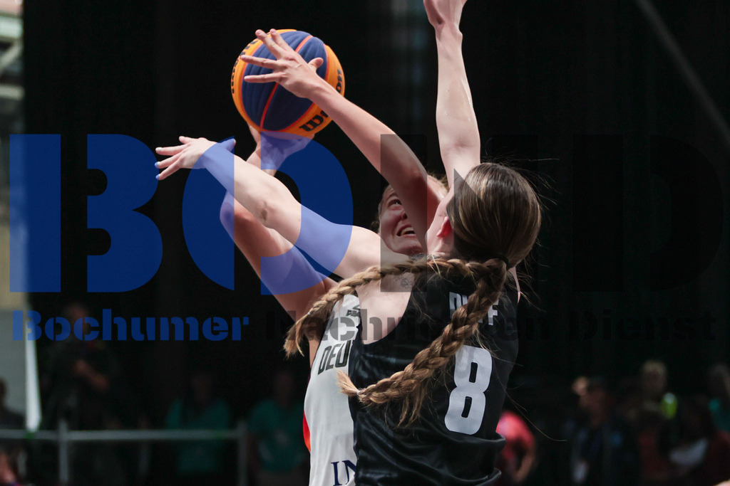 SES_TTG3X320250717-26 | bond - Realisiert mit Pictrs.com