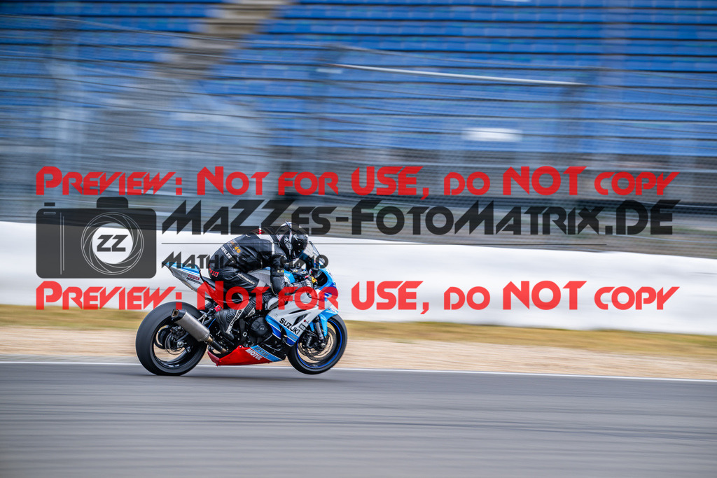 MaZZes_FotoMatrix_230719_5386 | WEISS