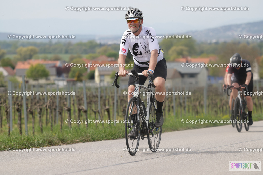 368A5369 | Neusiedlersee Radmarathon 2026@sportshot_your_pictrs #yourpictures#roadtowm2029 #nrm #neusiedlerseeradmarathon #neusiedlersee #neusiedlerseetourismus #burgenland #mörbisch #nrm26 #burgenlandtourismus #voglundco #poweredbyburgenlandtourismus #radsport #rad #marathon #ucigranfondo #visitburgenland #ucigranfondoworldseries