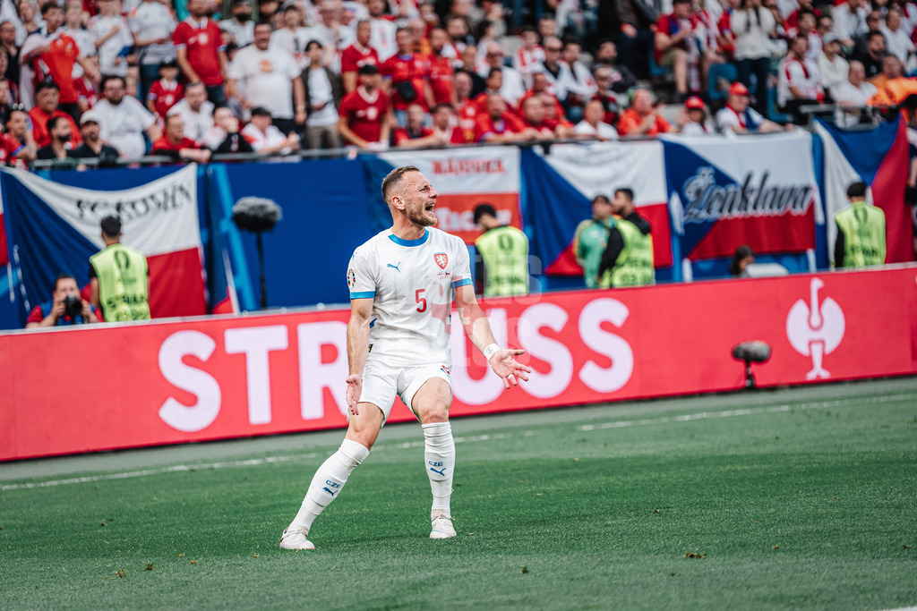 Fußball | Herren | UEFA-Fußball-Europameisterschaft 2024 | Gruppe B | Kroatien vs. Albanien | 19.06.2024 | Vladimir Coufal (#5, Tschechien) ärgert sich