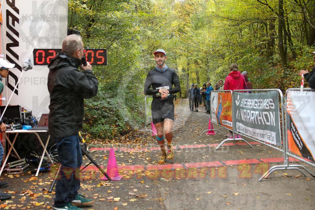 251026_1213_EX1_9988 | Sportfotografie im Rhein-Sieg Kreis, Köln, Bonn, NRW, Rheinland Pfalz, Hessen, etc. Unser Tätigkeitsfeld umfasst den Laufsport vom Volkslauf über den Marathon, Duathlon, Triathon bis zum Ultralauf wie Kölnpfad Ultra oder Schindertrail.