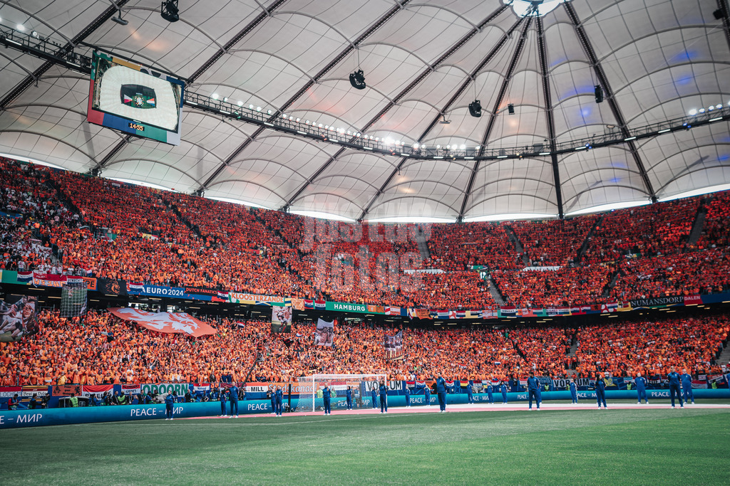 Fußball | Herren | UEFA-Fußball-Europameisterschaft 2024 | Gruppe D | Polen vs. Niederlande | 16.06.2024 | Das Volksparkstadion ist voll mit Fans der Niederlande