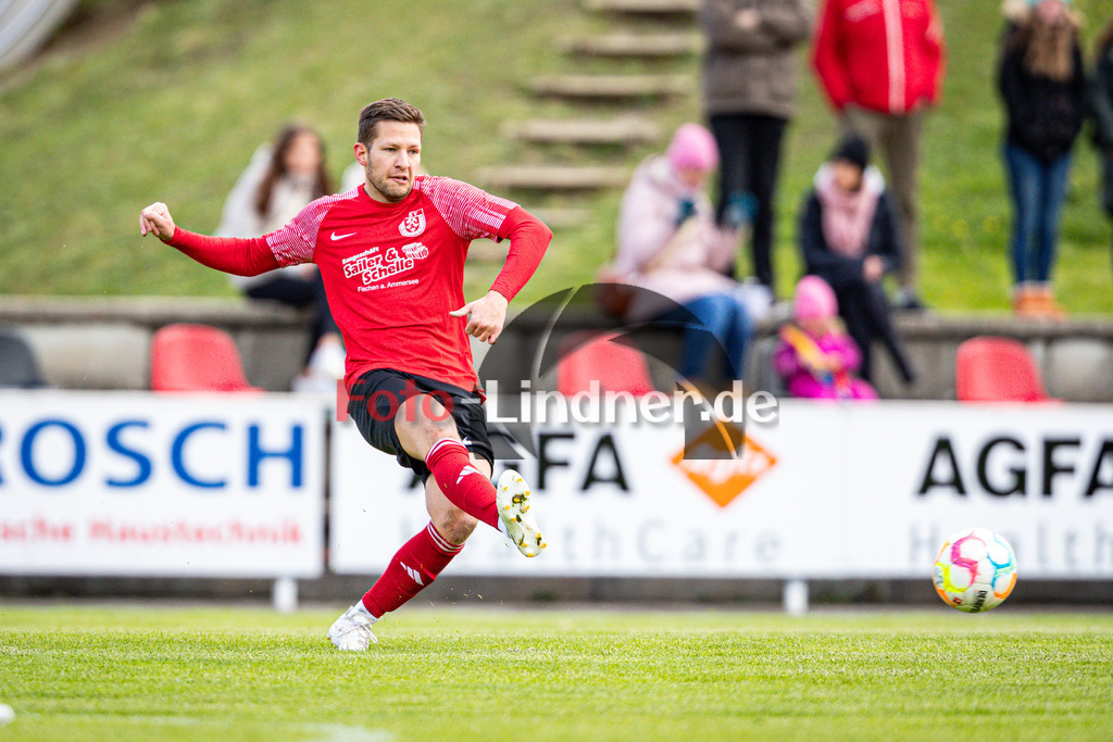 TSV Peißenberg vs WSV Unterammergau | Abstiegs Qualifikationsrunde Kreisliga Gruppe C, TSV Peißenberg vs WSV Unterammergau, 20240420,
Matthias ROHRMOSER (TSVP 19) in Aktion, Freisteller,
2024-04-20 in Peißenberg (Sportplatz Peißenberg)
19 Matthias ROHRMOSER (TSVP 19)
Copyright: WolfgangxLindner www.foto-lindner.de