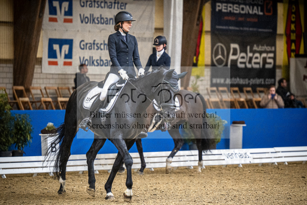 DOS_2727 | Entdecke hochwertige Reitturnierfotos von Foto Oger. Professionell, emotional und authentisch – jetzt Lieblingsmomente im Shop bestellen.Deutschlandweite Turnierfotografie. - Realisiert mit Pictrs.com