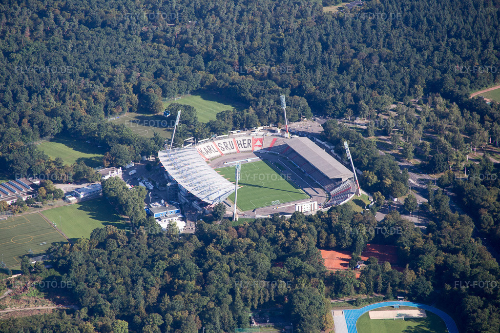 Luftbild: KSC Stadion im Ortsteil Innenstadt-Ost in Karlsruhe im Bundesland Baden-Württemberg in Deutschland. Foto: IMG_093038.jpg vom 13.08.2016 durch Werner Riehm/FLY-FOTO.de