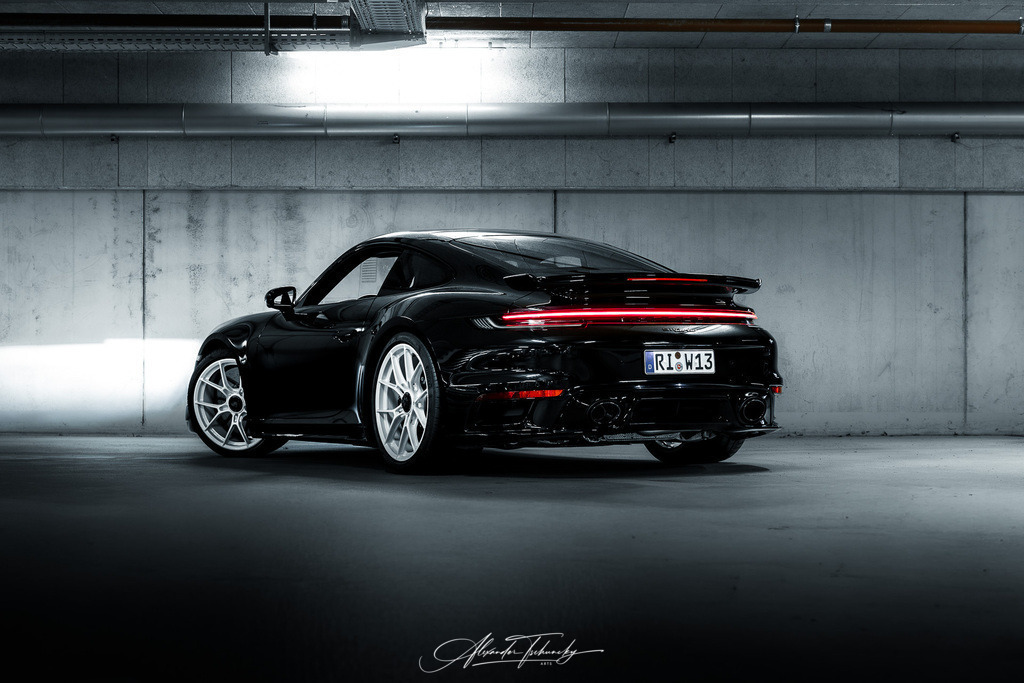 911 Turbo 992 | Entdecken Sie die faszinierende Welt von Alexander Tschuncky Arts: Kreative Fotografie, atemberaubende Automobilkunst und hochwertiger Bilderdruck. Lassen Sie sich inspirieren! - Realisiert mit Pictrs.com