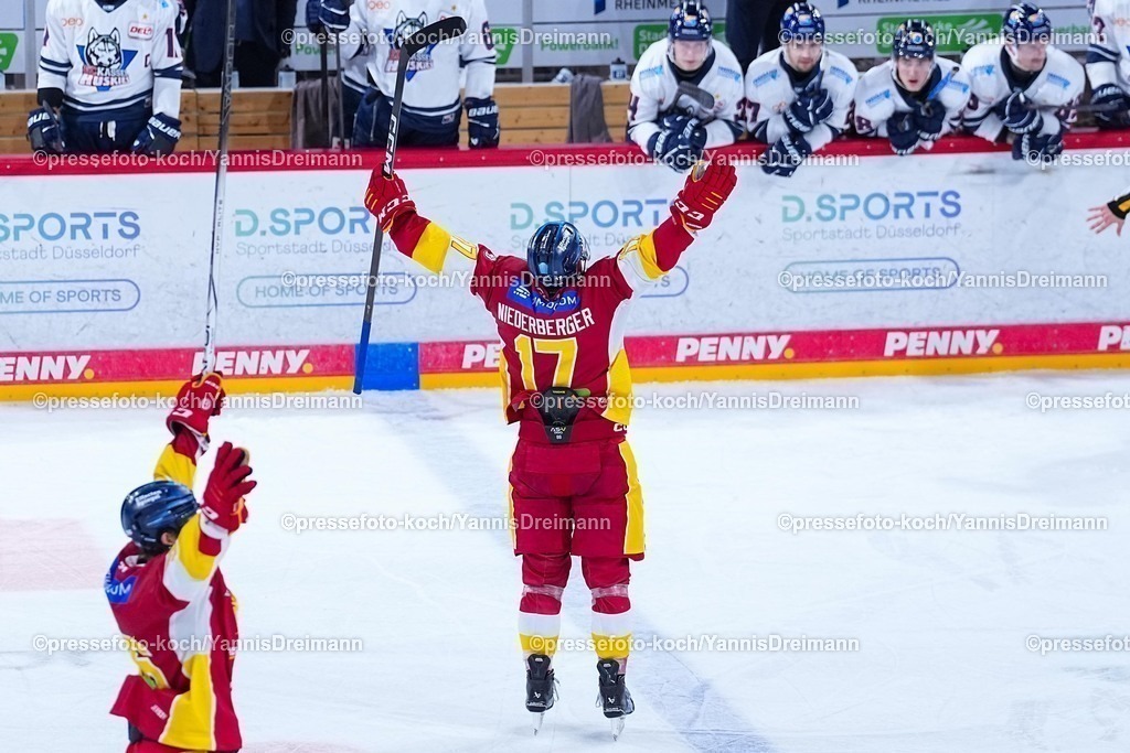 xydr03102501382 | 03.10.2025, xydrx, Eishockey, DEL2, Düsseldorfer EG - EC Kassel Huskies, PSD Bank Dome Düsseldorf: Torjubel nach dem Tor zum 4:1 für die Düsseldorfer EG durch Torschütze Leon Niederberger (Düsseldorfer EG #17)