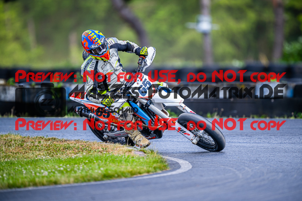 MaZZes_FotoMatrix_220528_1510 | Fotograf Mathias Schmid
Sportfotograf,
Eventfotograf,
Hochzeitsfotograf,
Portraitfotograf