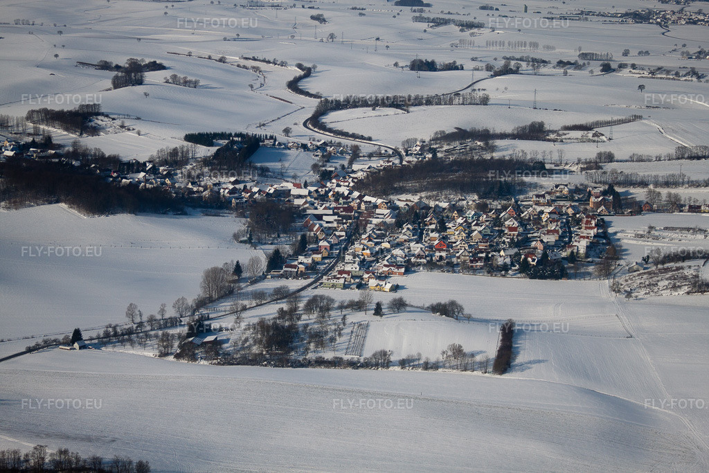Vue aérienne: En hiver, lorsqu'il neige à Mothern dans le département Bas Rhin, France – .Photo: IMG_36160.jpg prise le 02/01/2011 par Werner Riehm/FLY-FOTO.eu – Résolution de l'original: 4752 x 3168 px