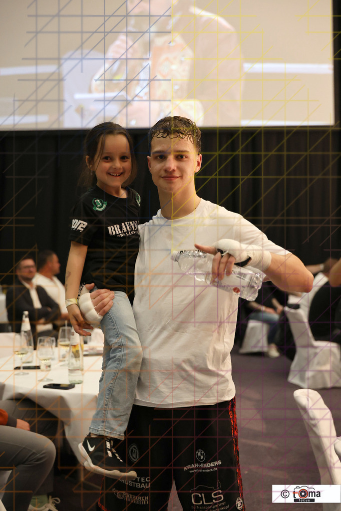 Faiz vs Arnold  25.04.2026 tomafocus Tb00135 | professionelle Sport- und Eventfotografie von Tomafocus – dynamische Bilder, emotionale Momente und hochwertige Aufnahmen für jeden Anlass. - Realisiert mit Pictrs.com