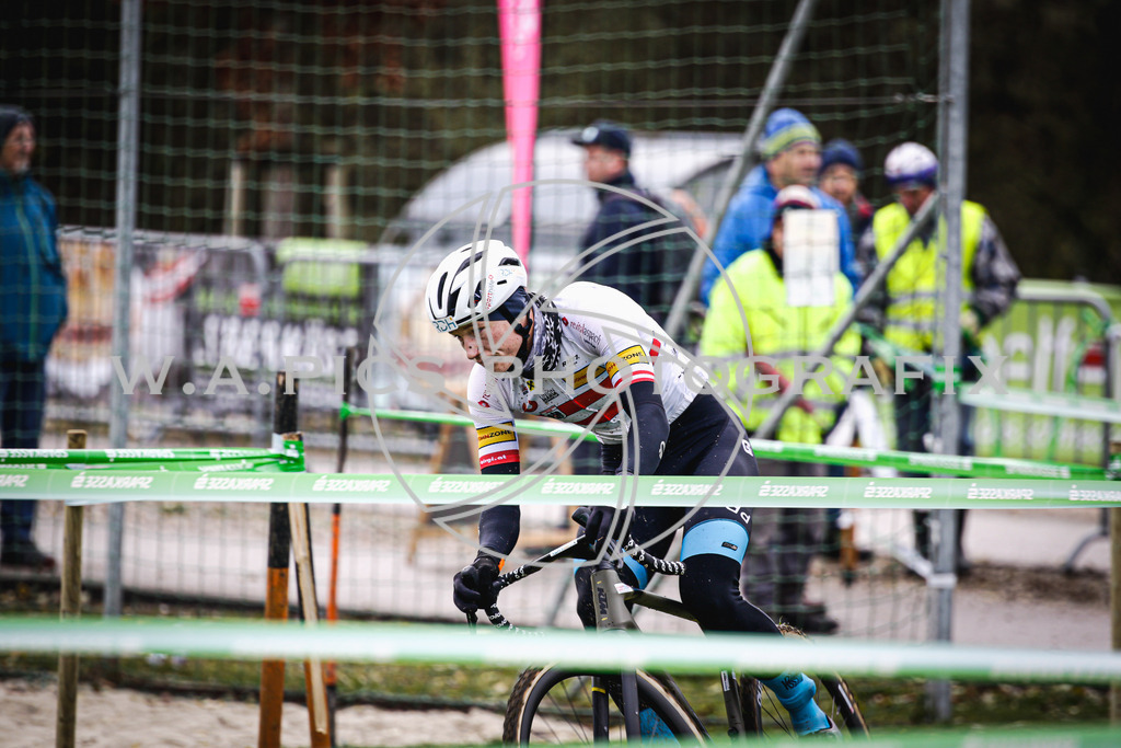 ..... | AUSTRIA, 24.11.24, 3.Radquerfeldein GP um das Sportzentrum Gunskirchen Image shows: Photo: Wapics / Andreas Willdoner