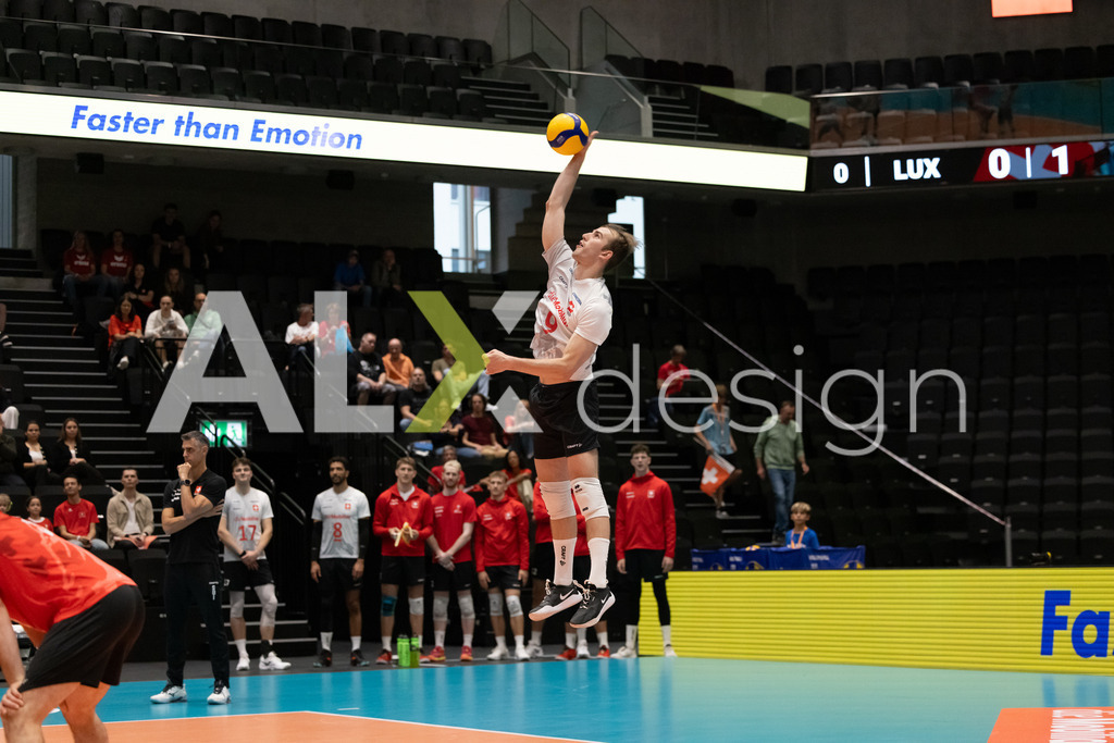 Luxembourg v Switzerland - CEV European League Men | KRIENS, SWITZERLAND - JUNE 12: CYRIL KOLB of Switzerland serve during the CEV European League match between Luxembourg and Switzerland at Pilatus Arena on June 12, 2026 in Kriens, Switzerland. - Realisiert mit Pictrs.com