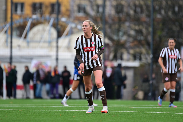 Fußball I Frauen I Saison 2025-2026 I Regionalliga Nord I 10. Spieltag I FC St. Pauli - Hamburger SV U20 I 11674 | Der Sportfotograf. - Realisiert mit Pictrs.com