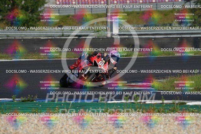 2025_07_19_PBK_25164 | Sportfotografie; SlowMotion; Video; Rennstrecke; Hafeneger; Speer; Racing; RSE; BMW; CBO; Trackday; Motorsportarena; Hockenheimring; Brno; Most; Barcelona; Valencia