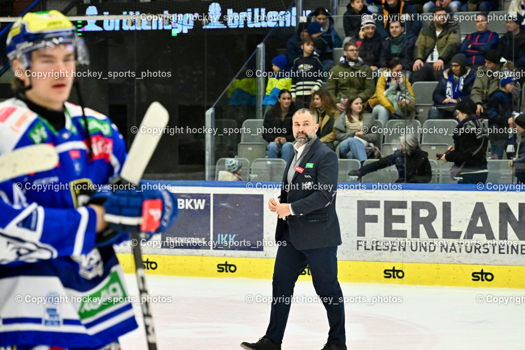 EC IDM Wärmepumpen VSV vs. HCB Südtirol Alperia | Pierre Allard Headcoach EC VSV, EC IDM Wärmepumpen VSV vs. HCB Südtirol Alperia, EC IDM Wärmepumpen VSV vs. HCB Südtirol Alperia am 28.12.2025 in Villach (Stadthalle Villach), Austria, (Photo by Bernd Stefan)