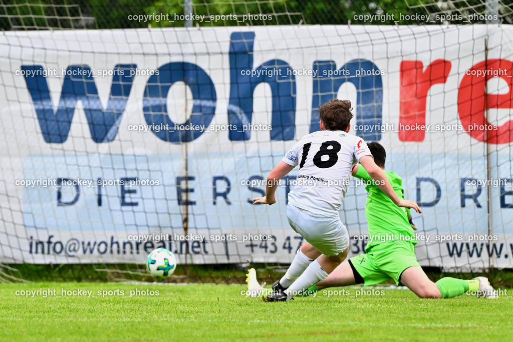 FC ASKÖ Gmünd vs. Rapid Lienz  | #18 Oliver Gomig Rapid Lienz, #22 Alexander Andreas Stranner ASKÖ Gmünd, Tor Rapid Lienz, FC ASKÖ Gmünd vs. Rapid Lienz , FC ASKÖ Gmünd vs. Rapid Lienz  am 02.06.2024 in Gmünd (Sportplatz Gmünd), Austria, (Photo by Bernd Stefan)