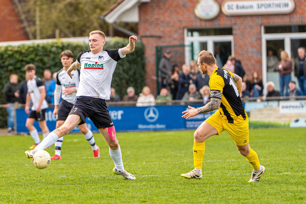 Fußball I Herren I Saison 2025-2026 I Kreisliga VEC I 22. Spieltag I SC SW Bakum - SV Falke Steinfeld I 23531 | jns.sportfotos - Realisiert mit Pictrs.com
