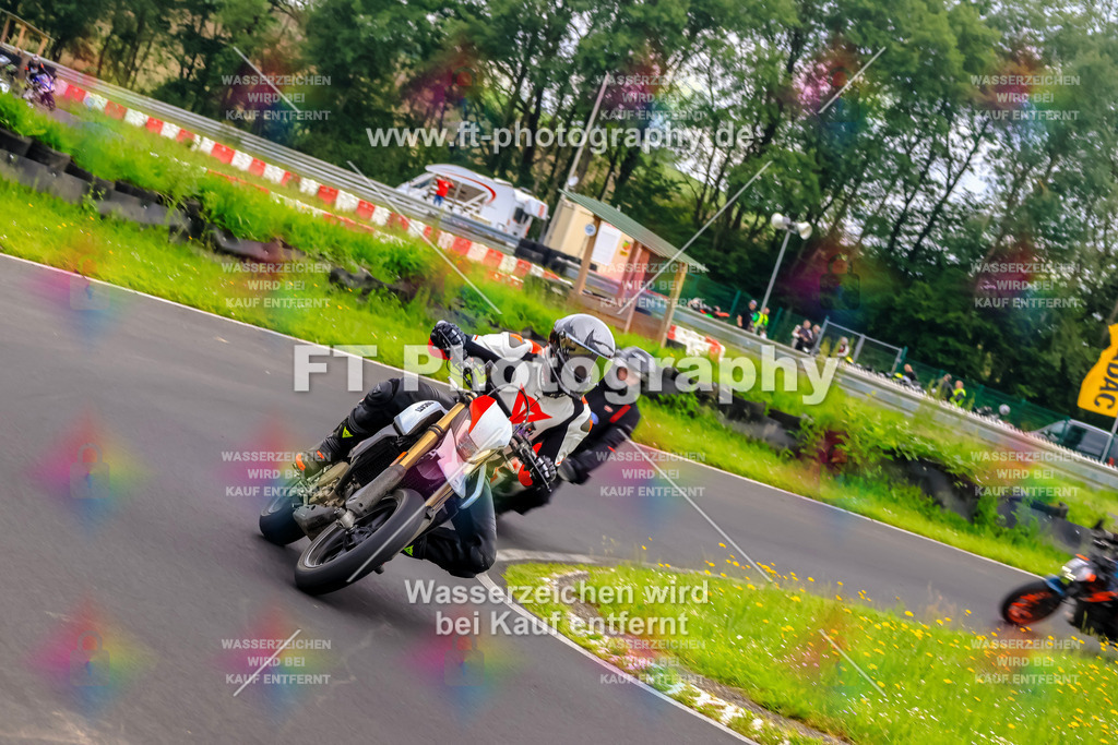 VBK-7053 | Hier findet Ihr Bilder von Touristenfahrten auf der Nürburgring Nordschleife oder von anderen Veranstaltungen die ich besucht habe. Viel Spass beim Durch Schauen 