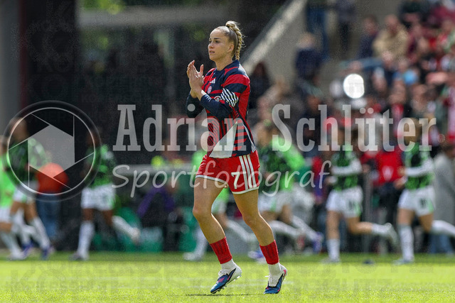 14.05.2026, GER, Fussball, Frauen, DFB-Pokal, Finale, Saison 2025/2026, VfL Wolfsburg - FC Bayern München | Giulia Gwinn (Bayern) gestikuliert, Gestik und Mimik