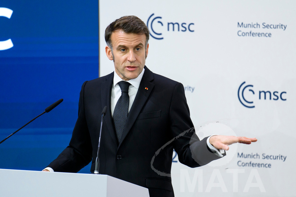 _DWA7003 | MATA IndoCon - Realisiert mit Pictrs.com