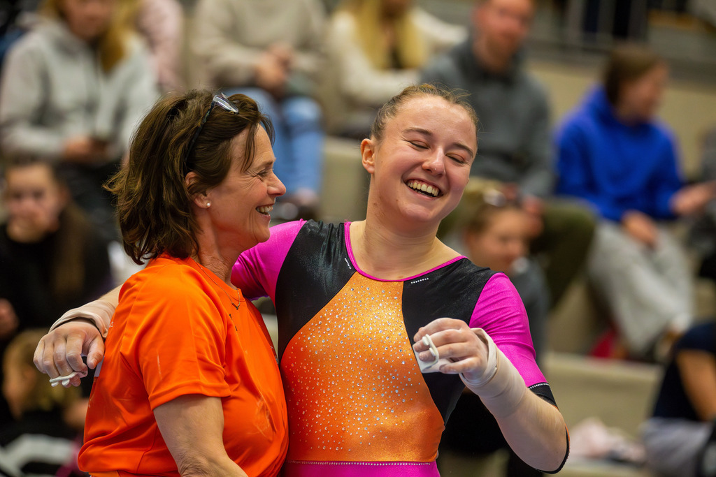 Deutsche Turnliga (Bundesliga) der Frauen, 1. Wettkampftag 2025 in Mannheim***Große Freude bei Celeste Mordenti (TG Karlsruhe-Söllingen) nach ihrer tollen Übung am Stufenbarren | Deutsche Turnliga (Bundesliga) der Frauen, 1. Wettkampftag 2025 in Mannheim***Große Freude bei Celeste Mordenti (TG Karlsruhe-Söllingen) nach ihrer tollen Übung am Stufenbarren - Realisiert mit Pictrs.com