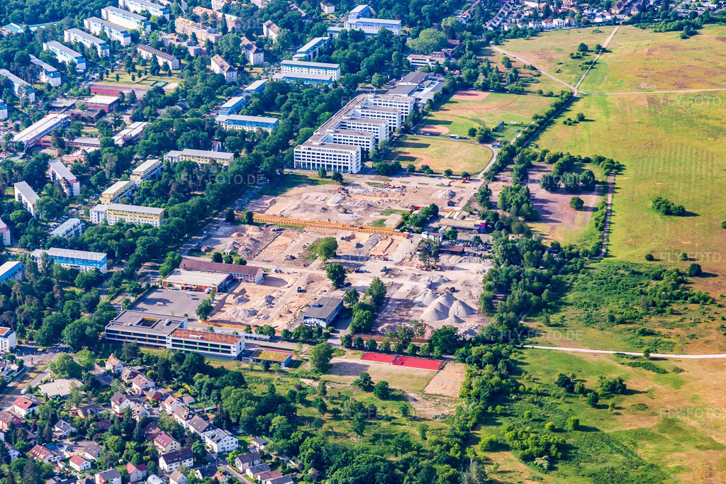 Luftbild: Erzbergerstr im Ortsteil Nordstadt in Karlsruhe im Bundesland Baden-Württemberg in Deutschland. Foto: IMG_131560.jpg vom 22.05.2022 durch Werner Riehm/FLY-FOTO.de