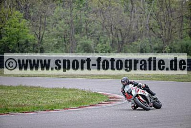 pube9777 | Professionelle Fotos von Sportveranstaltungen, aber auch Hochzeiten und anderen Events. - Realisiert mit Pictrs.com