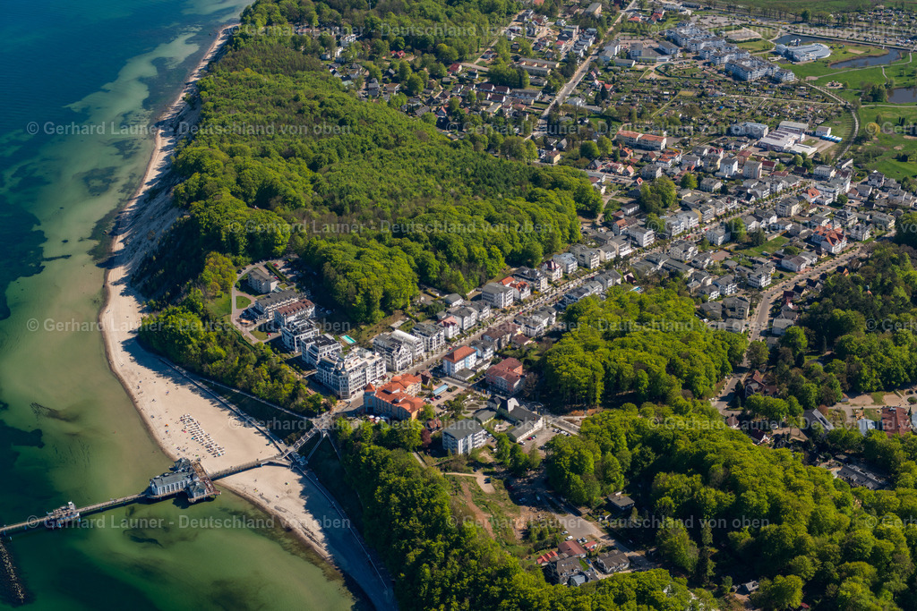 3801265 | SELLIN 2018 Ortsansicht an der Meeres-Küste der Ostsee entlang der Wilhelmstraße in Sellin an der Ostseeküste auf der Insel Rügen im Bundesland Mecklenburg-Vorpommern, Deutschland. // Townscape on the seacoast of Ostsee along the Wilhelmstrasse in Sellin at the baltic coast on the island Ruegen in the state Mecklenburg - Western Pomerania, Germany. Foto: Gerhard Launer
