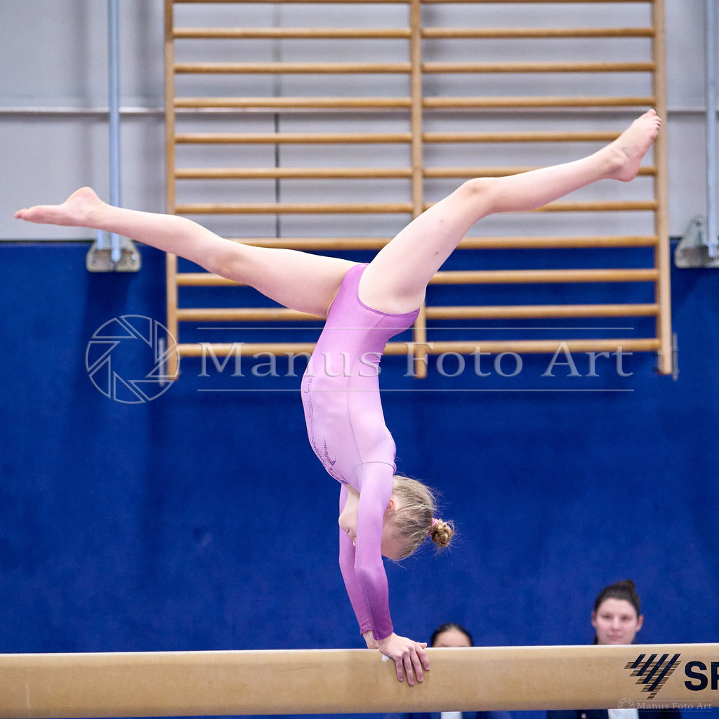 2024-10-06-3-D-DSC00878 | Professionelle Sportfotografie in Hamburg, Schleswig-Holstein und Niedersachsen – spezialisiert auf Rhönrad, Geräteturnen, Leistungsturnen und rhythmische Sportgymnastik. Bundesweite Begleitung von Rhönrad-Events. Jetzt Sport-Fotos - Realisiert mit Pictrs.com