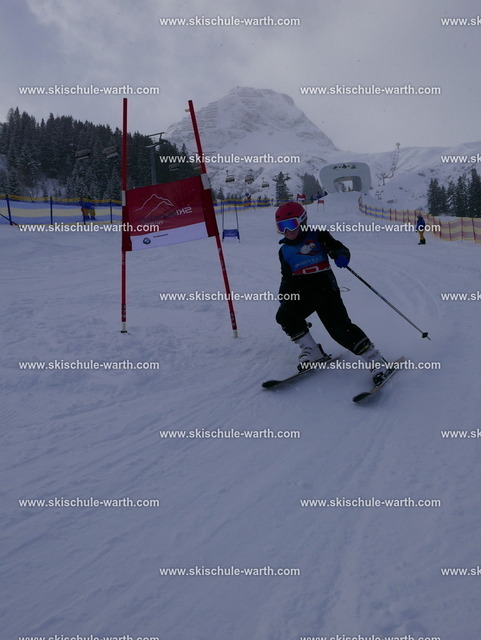 Emilia (4) | Photos von der Skischule Warth - Realisiert mit Pictrs.com