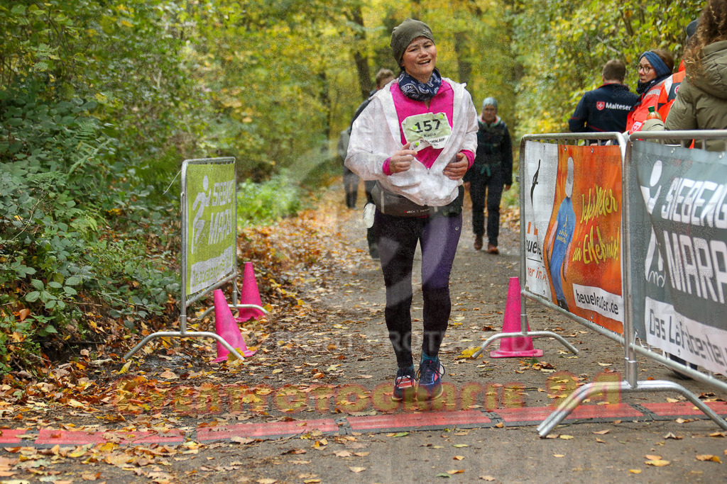 251026_1359_EX1_4081 | Sportfotografie im Rhein-Sieg Kreis, Köln, Bonn, NRW, Rheinland Pfalz, Hessen, etc. Unser Tätigkeitsfeld umfasst den Laufsport vom Volkslauf über den Marathon, Duathlon, Triathon bis zum Ultralauf wie Kölnpfad Ultra oder Schindertrail.
