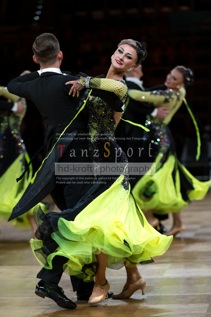 20241109_DM-Formationen_Vorrunde_3287 | Tanzsportbilder, Standardtanz, Lateintanz, WDSF, DTV, LTVB, dancecomp, goc, hessen tanzt, blaues band der spree, walzer, tango, wiener walzer, slowfox, quickstepp, samba, rumba, cha-cha-cha, paso doble. jive, hd-kroft photography, turniertanzsport