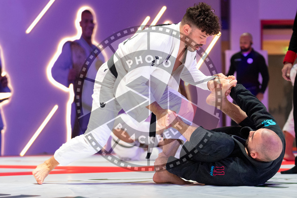 20231109PBB3627 | Fighters compete during the AJP World Professional Championship in the Mubadala Arena in Abu Dhabi, Arab United Emirates, on November 9, 2023.