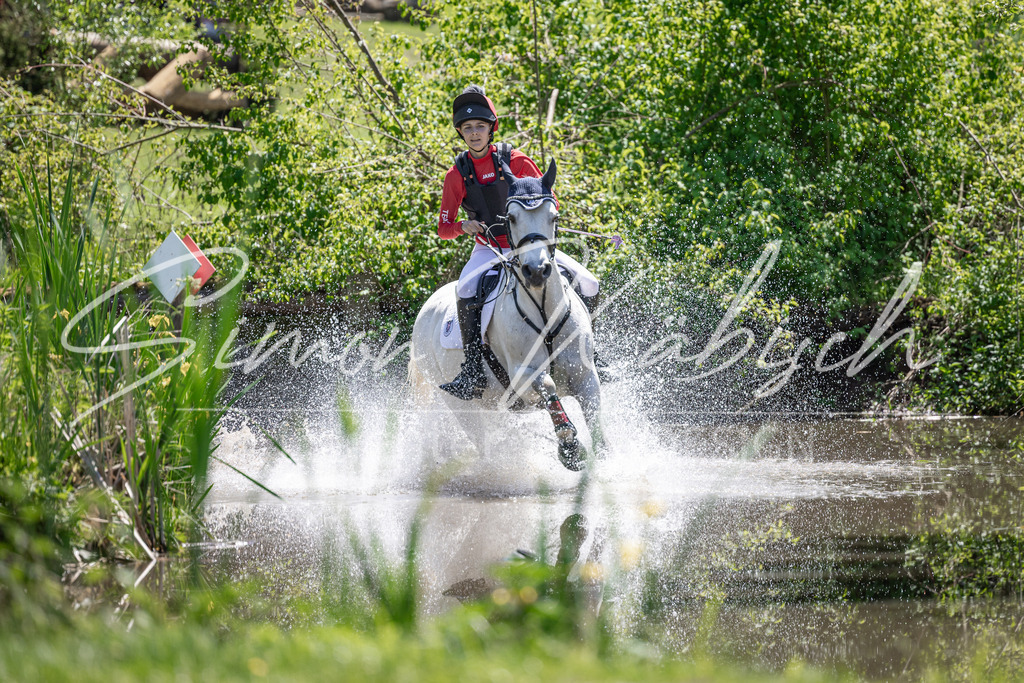 20260523-_3LI8519 | Tierfotografie Pferde, Hunde, Katzen, Haustiere.
Turnierfotografie Reitturniere, Reiten, Springreiten, Dressur in Hanau, dem Main-Kinzig-Kreis und dem Rhein-Main- Gebiet um Frankfurt