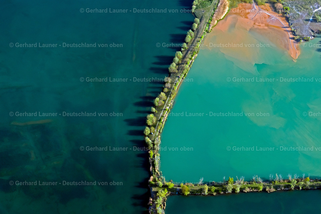 4026095 | DORTMUND 13.02.2021 Winterlich schneebedeckte Parkanlage " Park der Partnerstädte " an der Brinkhoffstraße im Ortsteil Cityring-West in Dortmund im Ruhrgebiet im Bundesland Nordrhein-Westfalen, Deutschland. // Wintry snowy park of " Park of Partnerstaedte " on the Brinkhoffstrasse in the district Cityring-West in Dortmund at Ruhrgebiet in the state North Rhine-Westphalia, Germany. Foto: Gerhard Launer