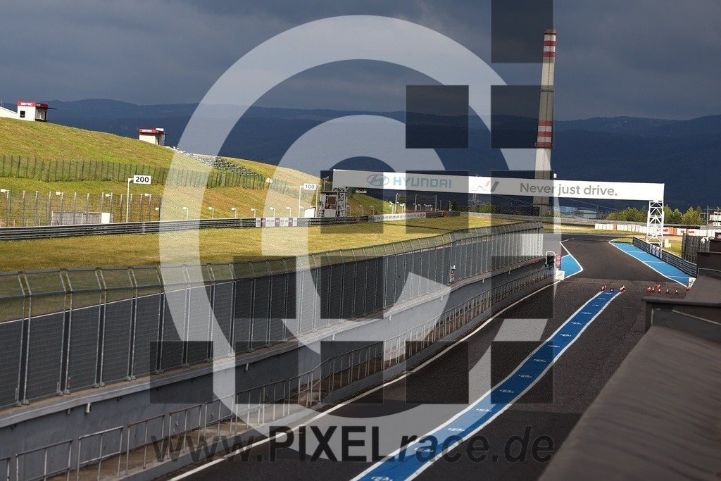social-20250822_00065 | Schöne Erinnerungen an spannende Momente - das festzuhalten ist unser Job. PIXELrace.de ist seit 2003 auf den Rennstrecken Europas unterwegs um die Action draußen beim Fahren und die wunderbare Stimmung imm Fahrerlager für euch einzufangen.
