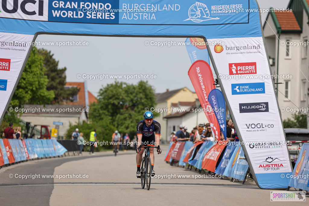 VJ__9276 | Neusiedlersee Radmarathon 2026@sportshot_your_pictrs #yourpictures#roadtowm2029 #nrm #neusiedlerseeradmarathon #neusiedlersee #neusiedlerseetourismus #burgenland #mörbisch #nrm26 #burgenlandtourismus #voglundco #poweredbyburgenlandtourismus #radsport #rad #marathon #ucigranfondo #visitburgenland #ucigranfondoworldseries