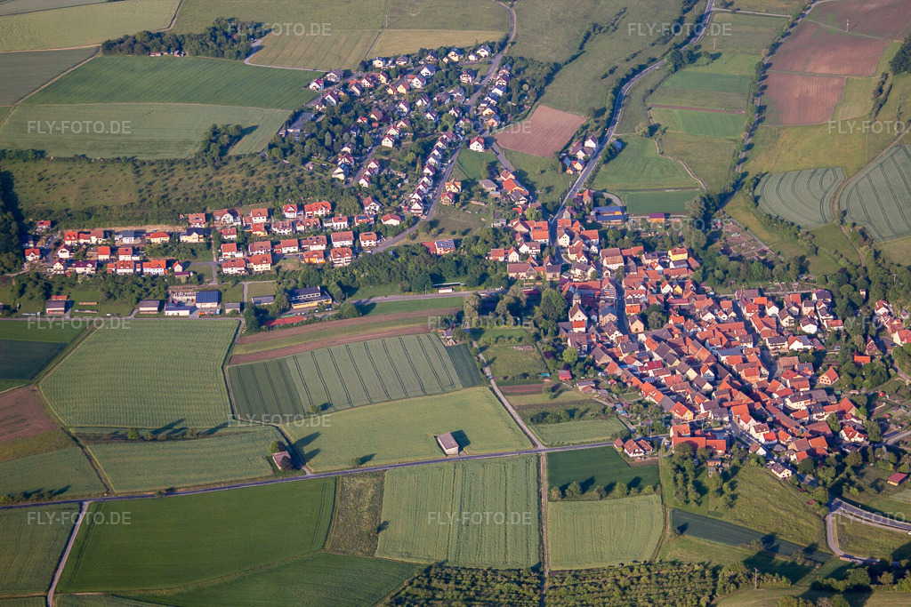 Luftbild: Ortsansicht im Ortsteil Unteraltertheim in Altertheim im Bundesland Bayern in Deutschland. Foto: IMG_66245.jpg vom 30.05.2014 durch Werner Riehm/FLY-FOTO.de