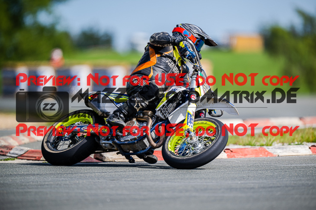 MaZZes_FotoMatrix_220903_3486 | UE40